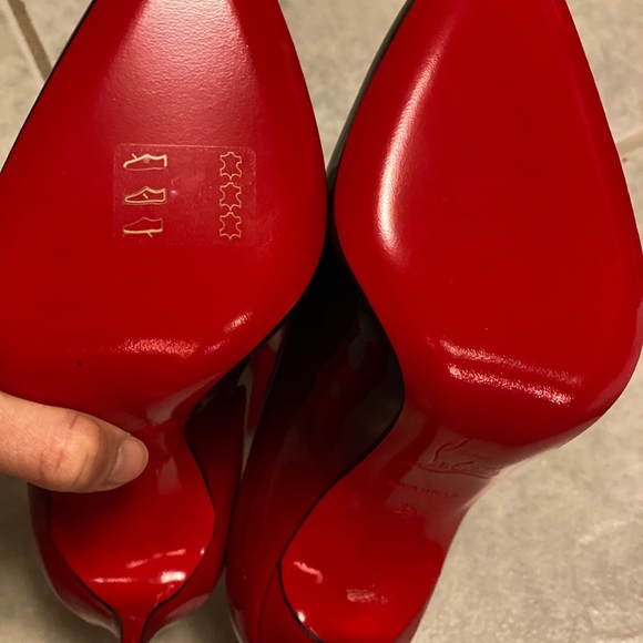 Christian Louboutin Pigalle Follies sz 35 - Picture 3 of 8